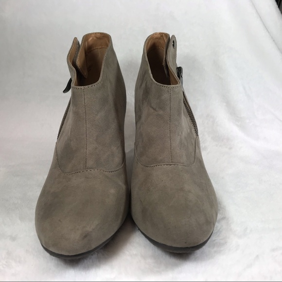 CL by Laundry Valerie booties in taupe suede - Picture 2 of 8